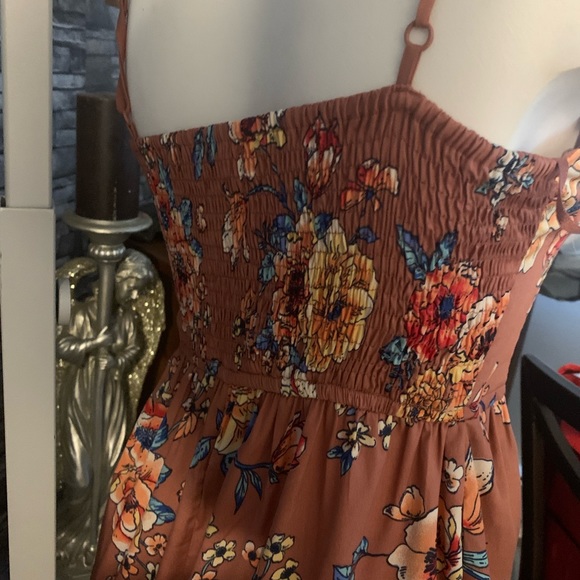 A floral nude pink wide leg jumper - Picture 5 of 6